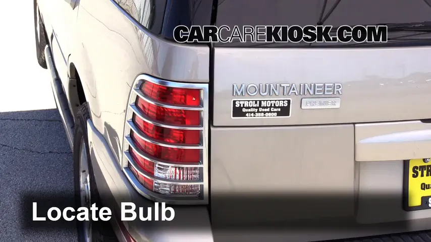 2005 Mercury Mountaineer Premier 4.6L V8 Éclairage Feux de position arrière (remplacer ampoule)